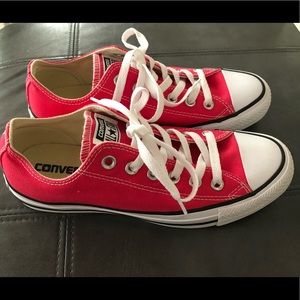Like new pink converse shoes size 8
